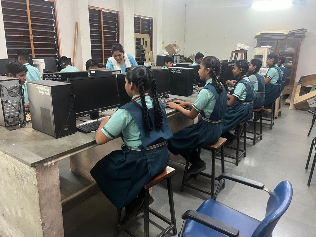 Students working in the computer laboratory