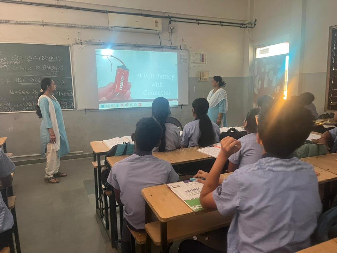 Smart classroom with projector